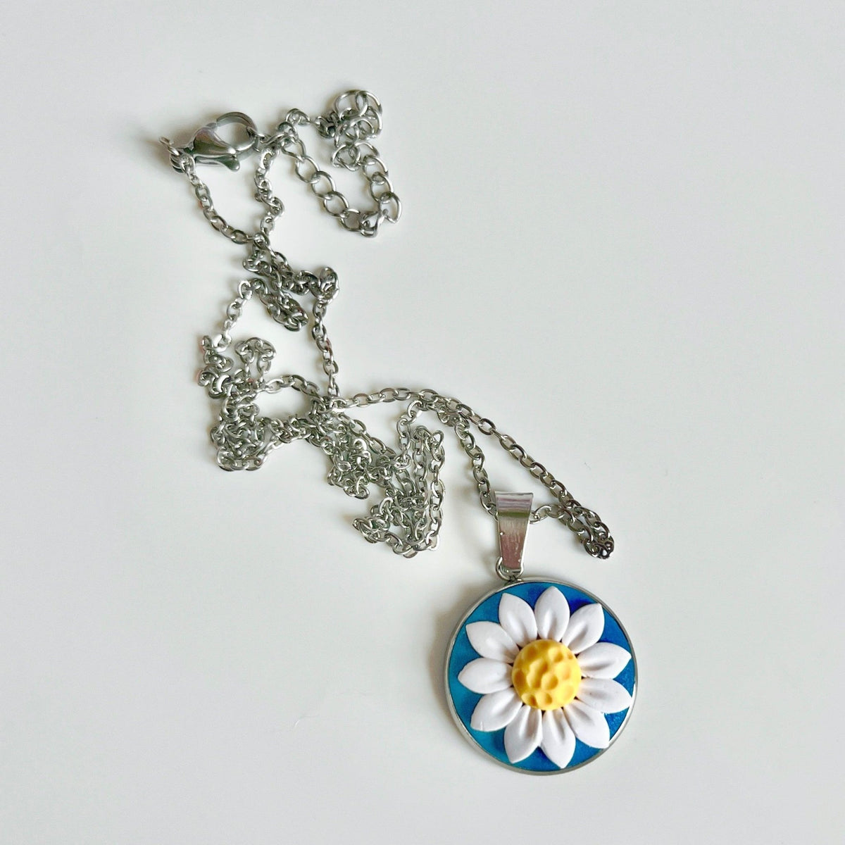 Daisy Polymer Clay Necklace - silverstar.nz