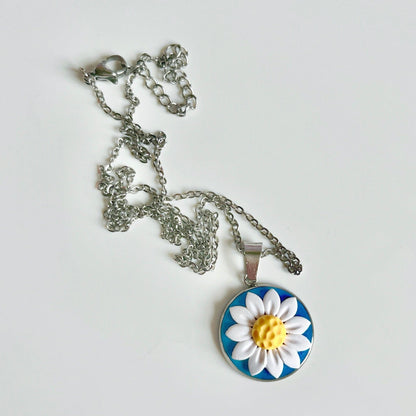 Daisy Polymer Clay Necklace - silverstar.nz